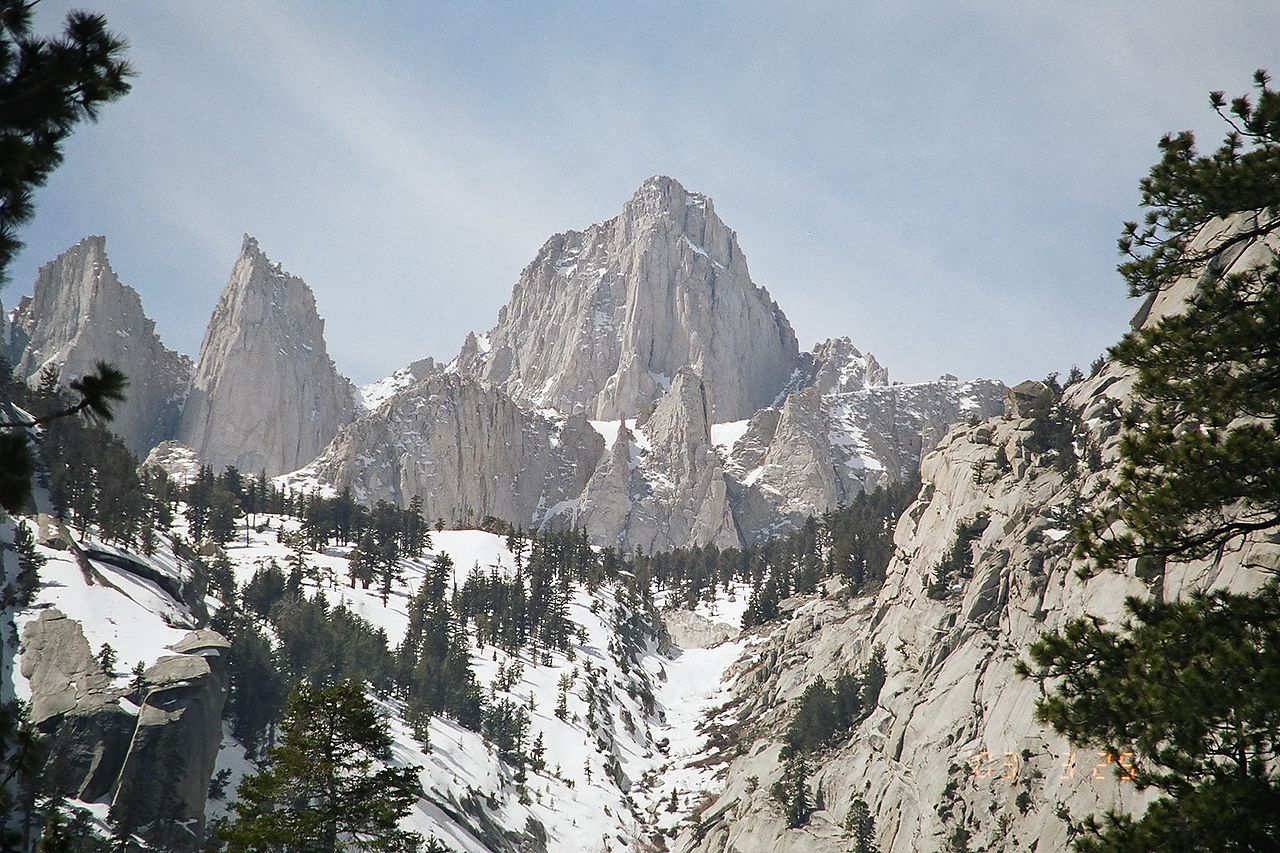 1280px-Mount_Whitney_2003-03-25